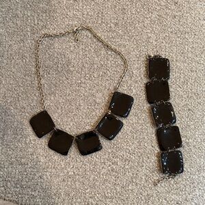 Elegant Black and Gold Necklace and Bracelet Set